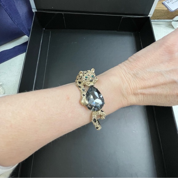 VTG items coming! Have a peek 🥰😍 - Picture 8 of 11